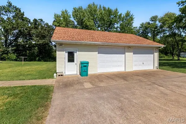 996 W Springfield RD, Sullivan, MO 63080