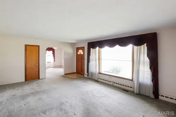 996 W Springfield RD, Sullivan, MO 63080