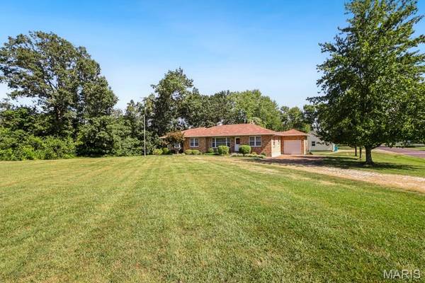 996 W Springfield RD, Sullivan, MO 63080