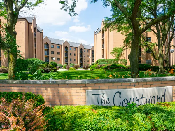 7410 W Lawrence AVE #324, Harwood Heights, IL 60706