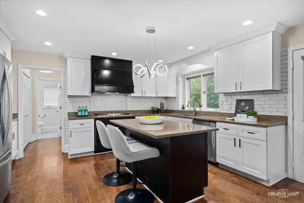 615 E BAILEY RD, Naperville, IL 60565