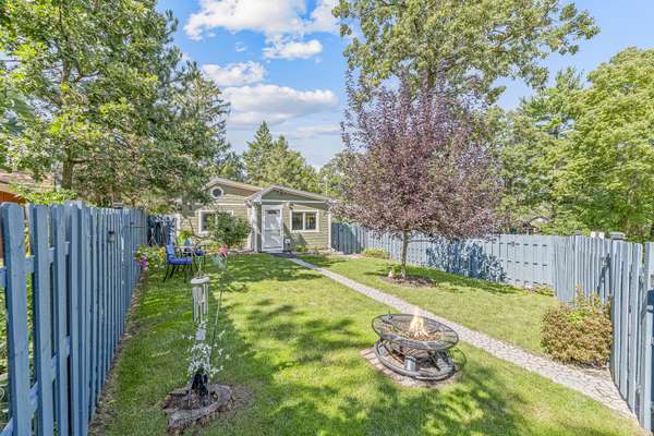 31 S Holly AVE, Fox Lake, IL 60020