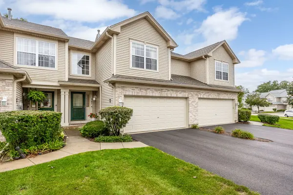 347 Gladstone LN, Elgin, IL 60120