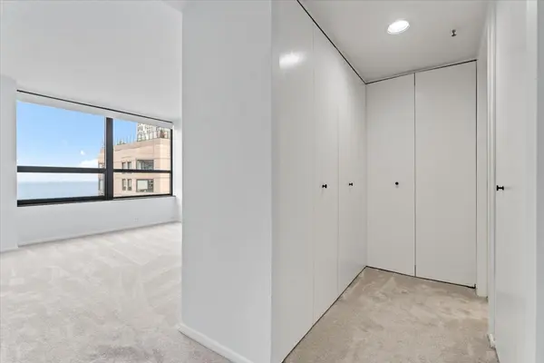 400 E OHIO ST #4402, Chicago, IL 60611