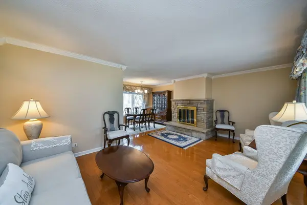 337 W Edson PL, Lombard, IL 60148