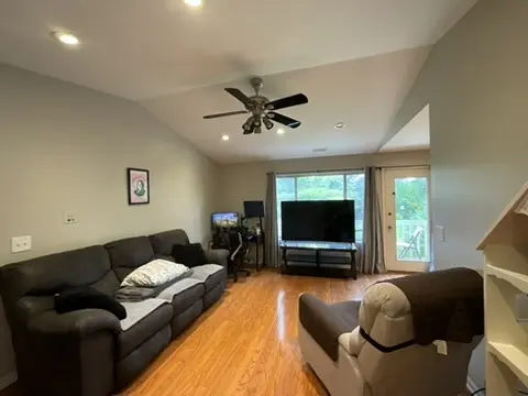 215 Brett CIR #C, Wauconda, IL 60084