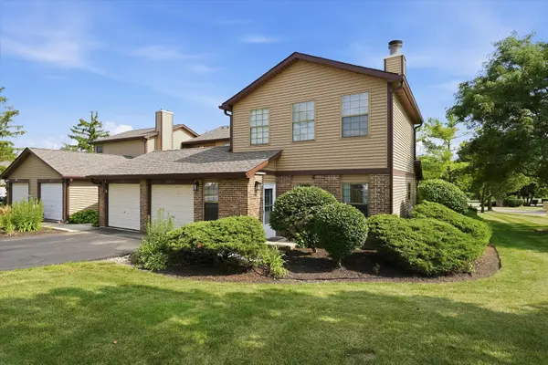 8321 Highpoint CIR #D, Darien, IL 60561