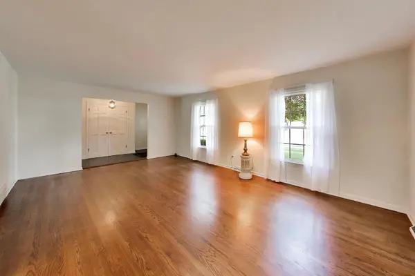 1535 N Haddow AVE, Arlington Heights, IL 60004