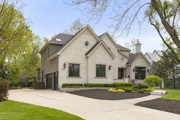 1046 Sylvan CIR, Naperville, IL 60540