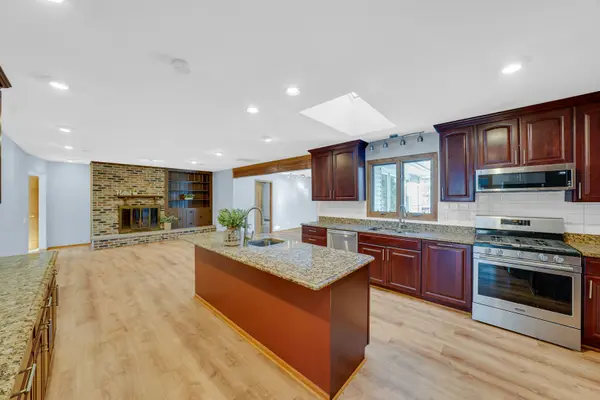 2226 Shannondale RD, Libertyville, IL 60048