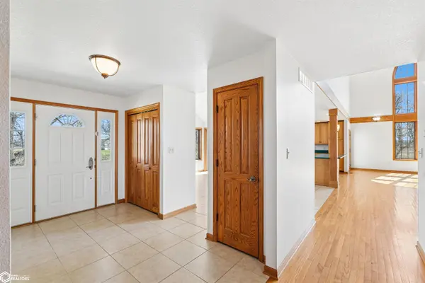 4224 20th ST, Grinnell, IA 50112