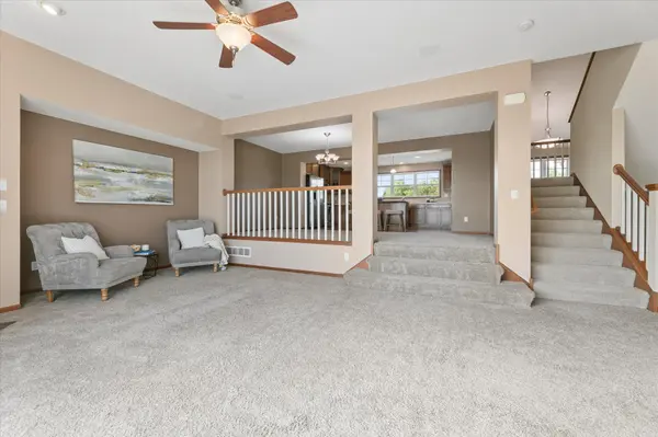 5013 Ross LN, Rockford, MN 55373
