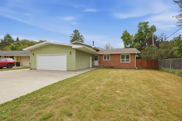 2807 Edgewood DR N, Fargo, ND 58102