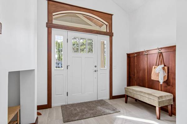 1355 Eide CIR, Arden Hills, MN 55112