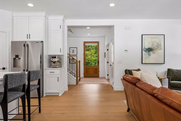 18806 South LN, Minnetonka, MN 55345