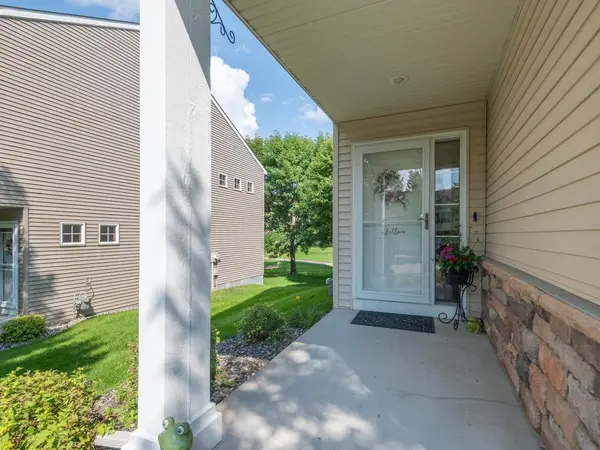 2955 Wyndam CT, Shakopee, MN 55379