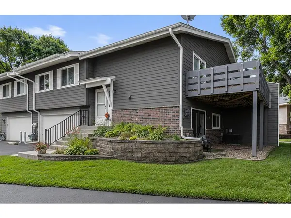 11123 Xavier CIR, Bloomington, MN 55437