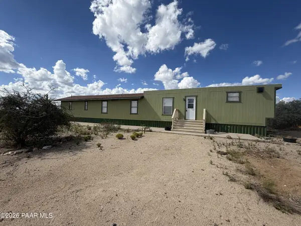 8210 W Emerson DR, Wilhoit, AZ 86332
