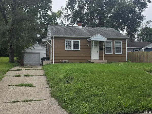 1502 STATE ST, Pekin, IL 61554