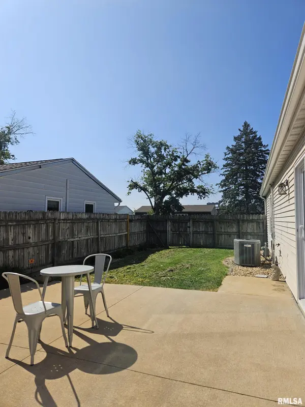 26 CALIENTE AVE, Bartonville, IL 61607