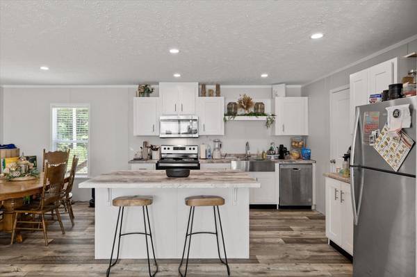 3277 Hurricane Road, Rocky Face, GA 30740