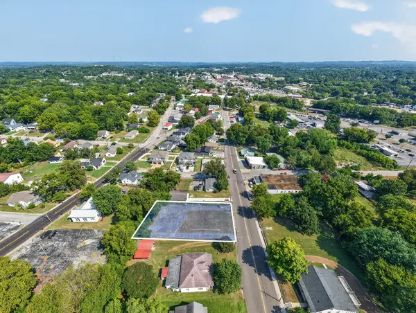 1504 S Main St, Columbia, TN 38401