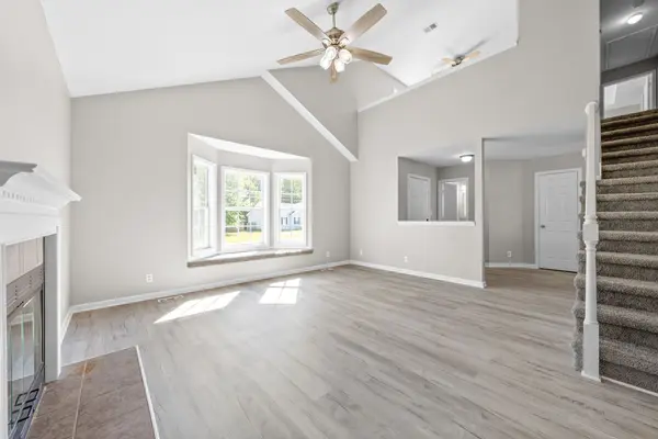 3792 McAllister Dr, Clarksville, TN 37042