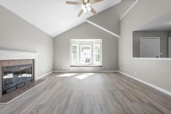 3792 McAllister Dr, Clarksville, TN 37042