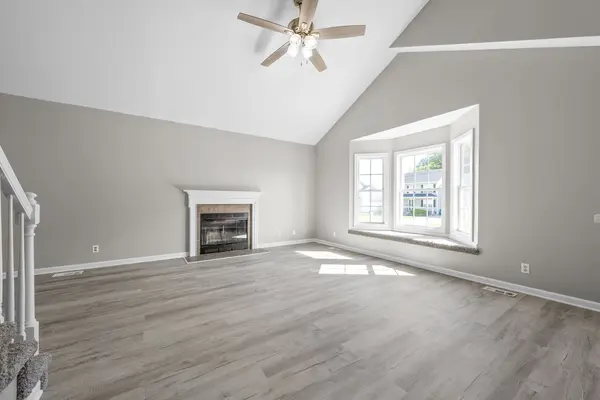 3792 McAllister Dr, Clarksville, TN 37042