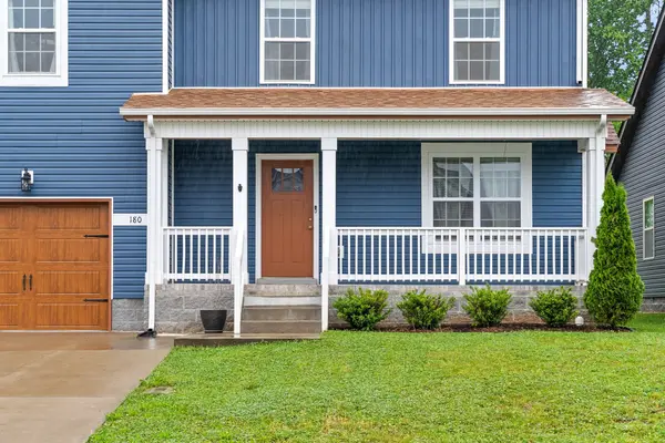 180 Sambar Dr, Clarksville, TN 37040