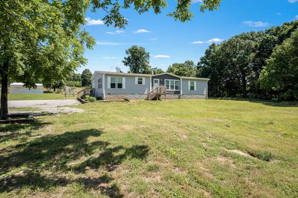 505 Philippi Rd, Wartrace, TN 37183
