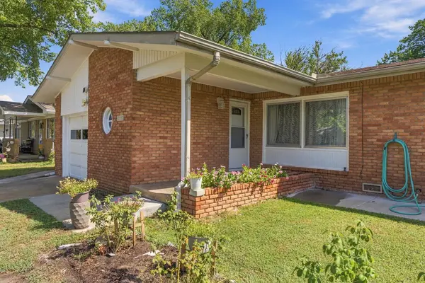 2916 S Bennett, Wichita, KS 67217