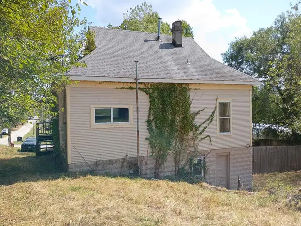 517 3rd ST, Anderson, MO 64831