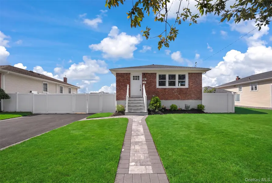 3280 Elliott BLVD, Oceanside, NY 11572