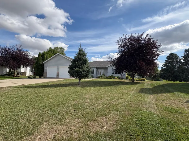 1928 33rd ST S, Moorhead, MN 56560