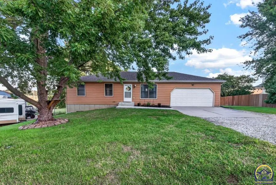 1608 NW 50th St, Topeka, KS 66618