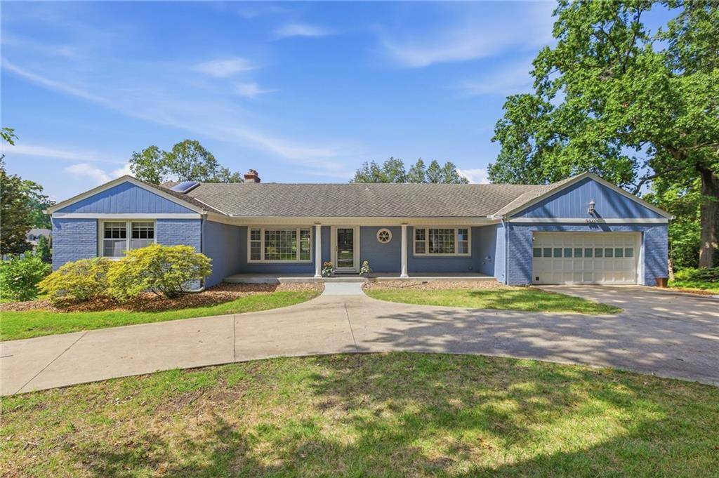 8406 Ensley LN, Leawood, KS 66206