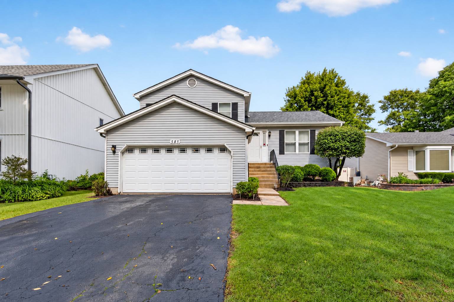 585 Beaconsfield AVE, Naperville, IL 60565