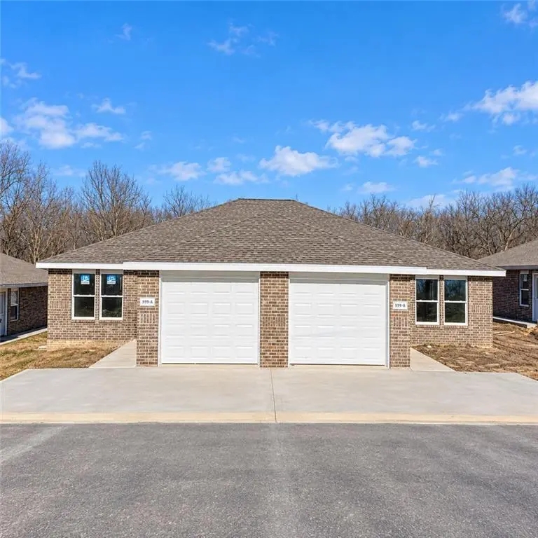 899 W Gay ST, Warrensburg, MO 64093