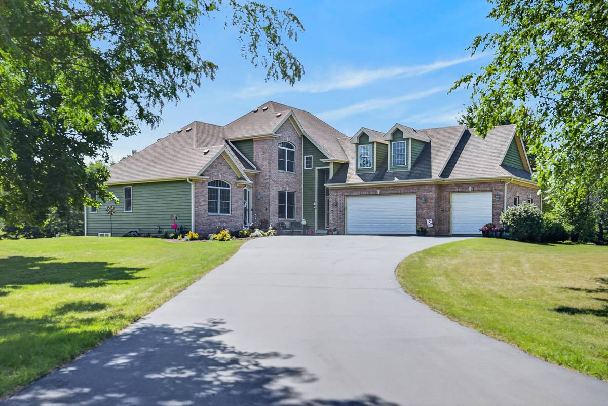 7202 Paulson DR, Marengo, IL 60152