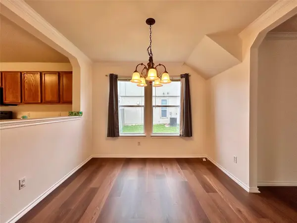 102 Adame LN, Hutto, TX 78634