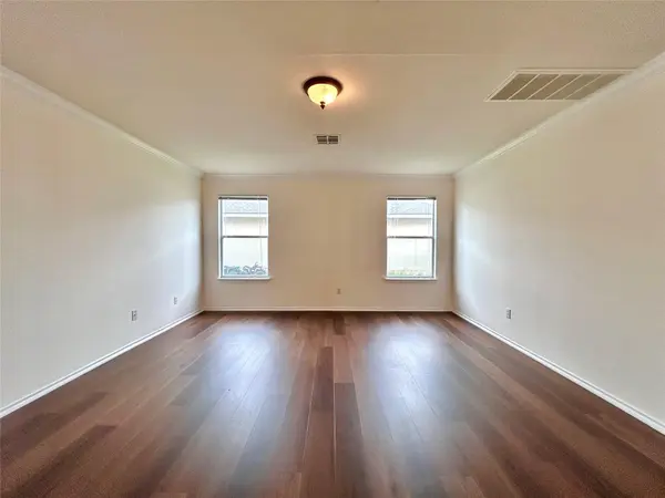 102 Adame LN, Hutto, TX 78634