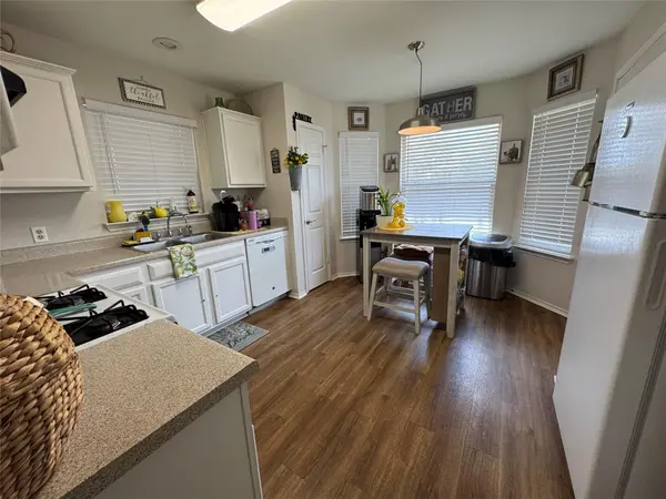 1015 Thackeray LN, Pflugerville, TX 78660
