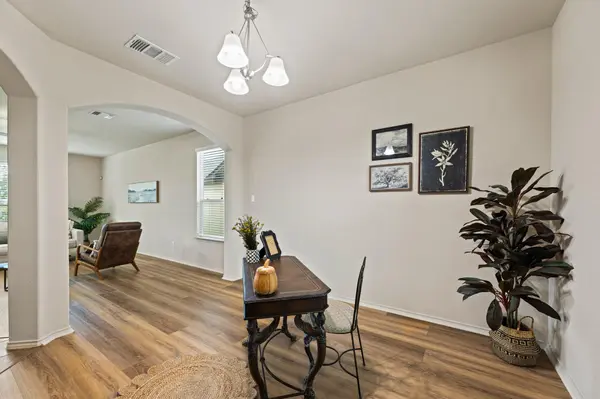 232 Geode LN, Jarrell, TX 76537