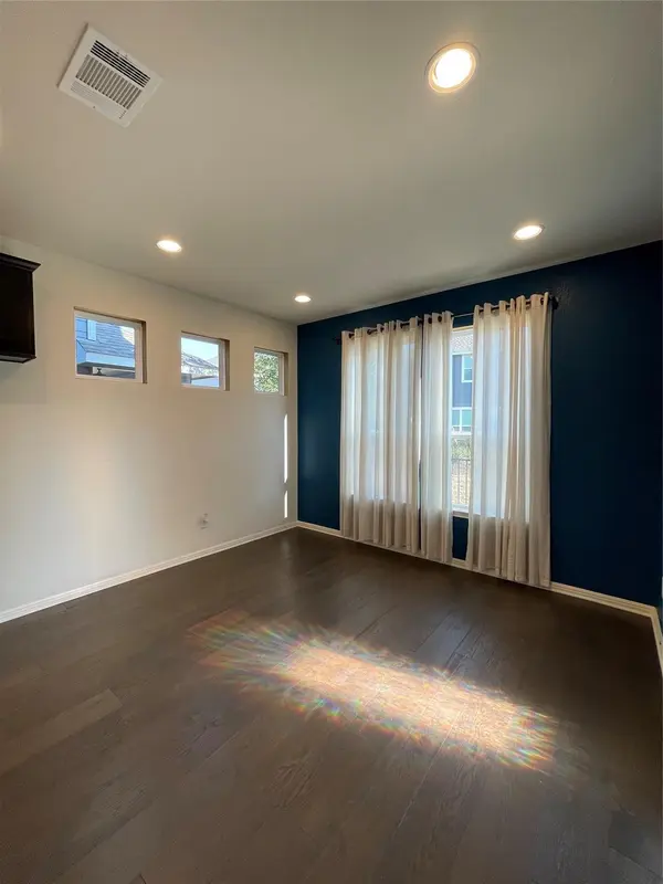 142 Simon, Kyle, TX 78640