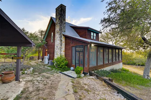 13872 Fm 3353, Kingsbury, TX 78638