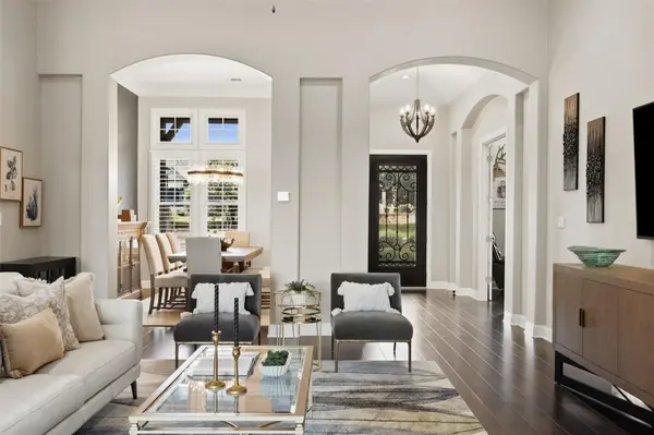 107 Birdstone LN, Georgetown, TX 78628