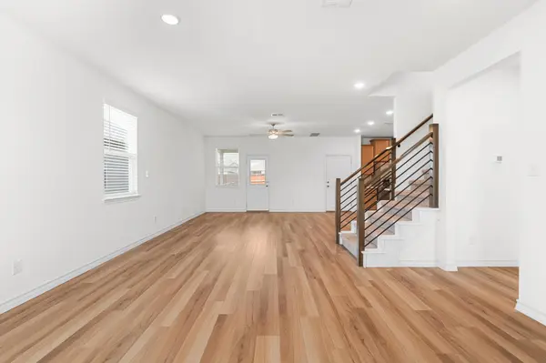 223 Flowers Ave, Hutto, TX 78634