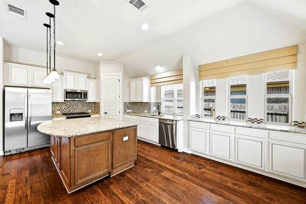 128 Summer Pointe DR, Buda, TX 78610