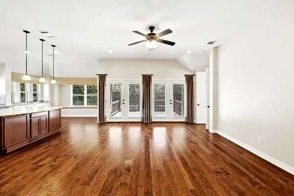 128 Summer Pointe DR, Buda, TX 78610